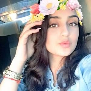 Meet your Posher, Gabriela